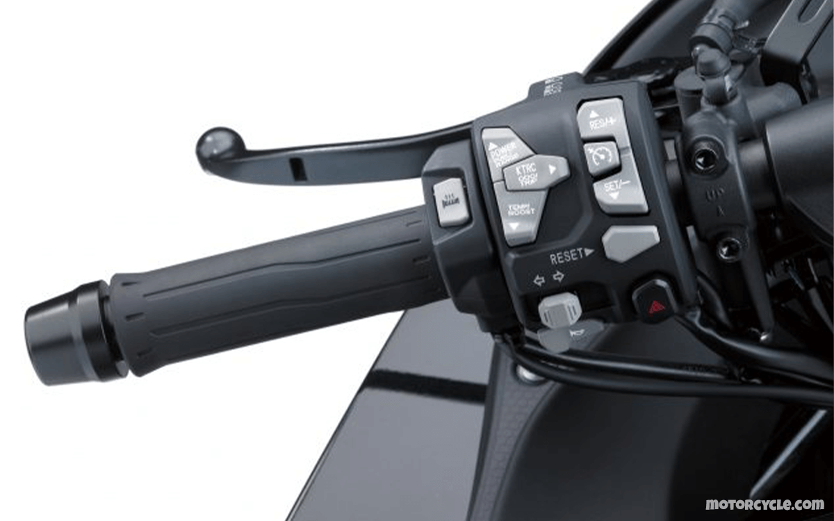 Cruise control or simple throttle lock - Must Have Motorcycle Gear before your next ride