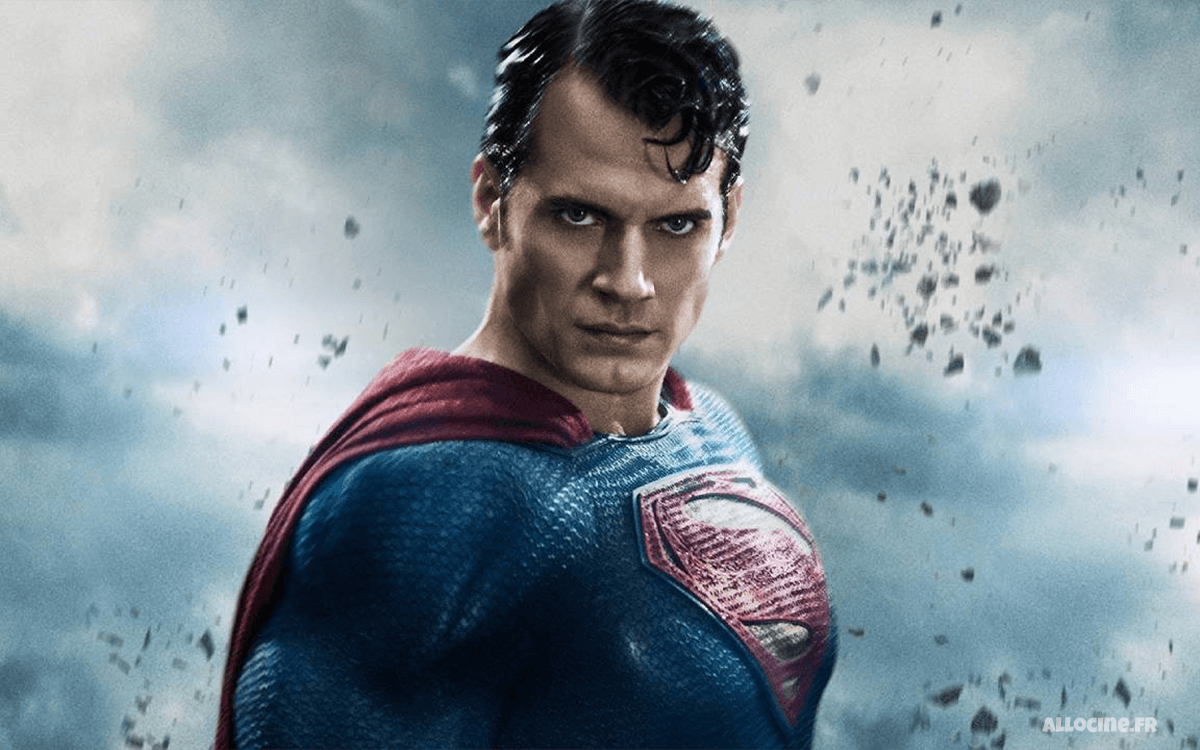 SUPERMAN - Characters Who Can Lift Thors Hammer