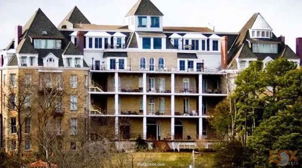 Crescent Hotel, Eureka Springs, Arkansas - The 5 Most Haunted Hotels in America