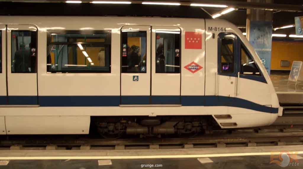 MADRID'S HAUNTED METRO - GHOST TRAINS AROUND THE WORLD (INCLUDING LINCOLN'S FUNERAL TRAIN)